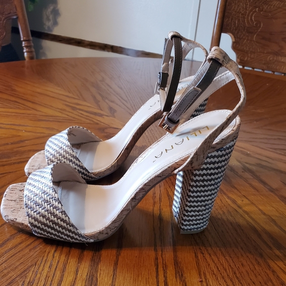 Heels - Picture 3 of 4